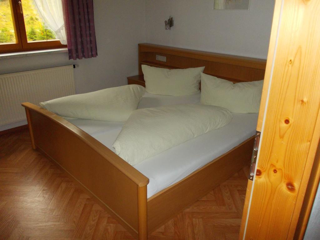 Haus Schoderbock Apartamento Sankt Leonhard im Pitztal Exterior foto