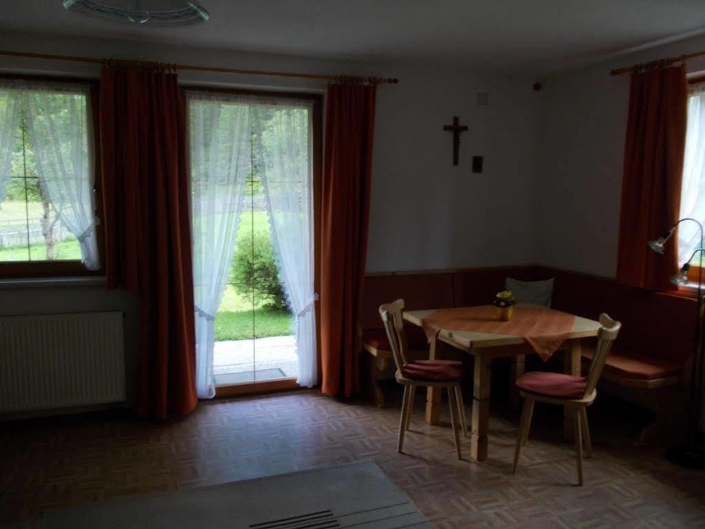 Haus Schoderbock Apartamento Sankt Leonhard im Pitztal Exterior foto