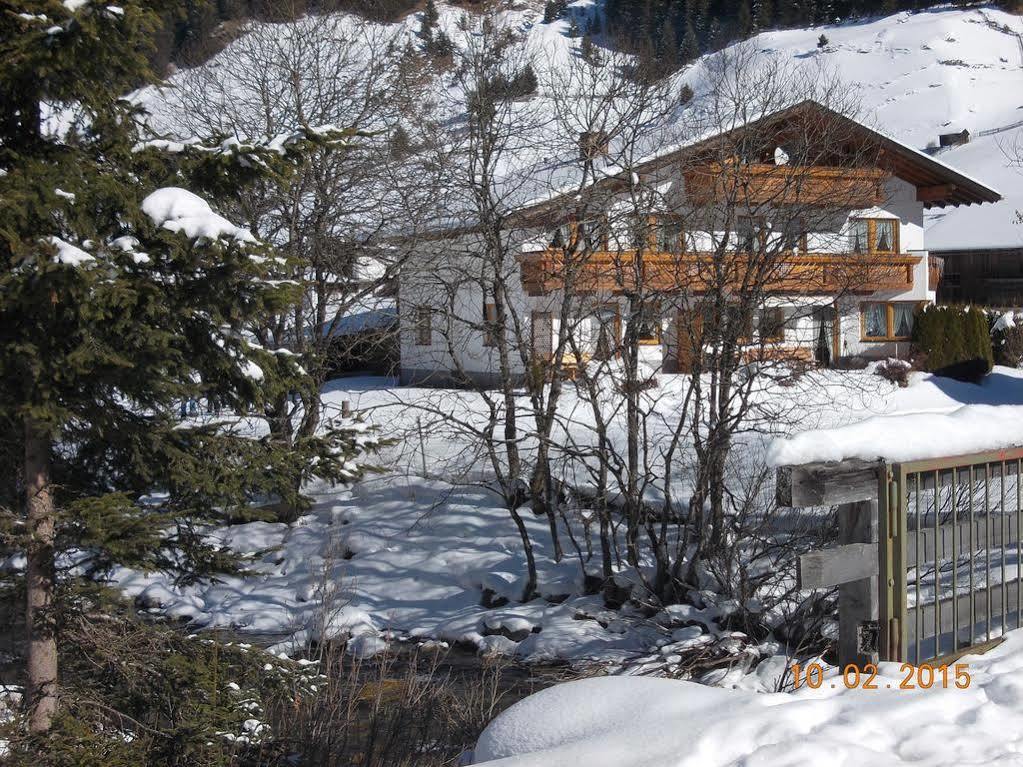 Haus Schoderbock Apartamento Sankt Leonhard im Pitztal Exterior foto