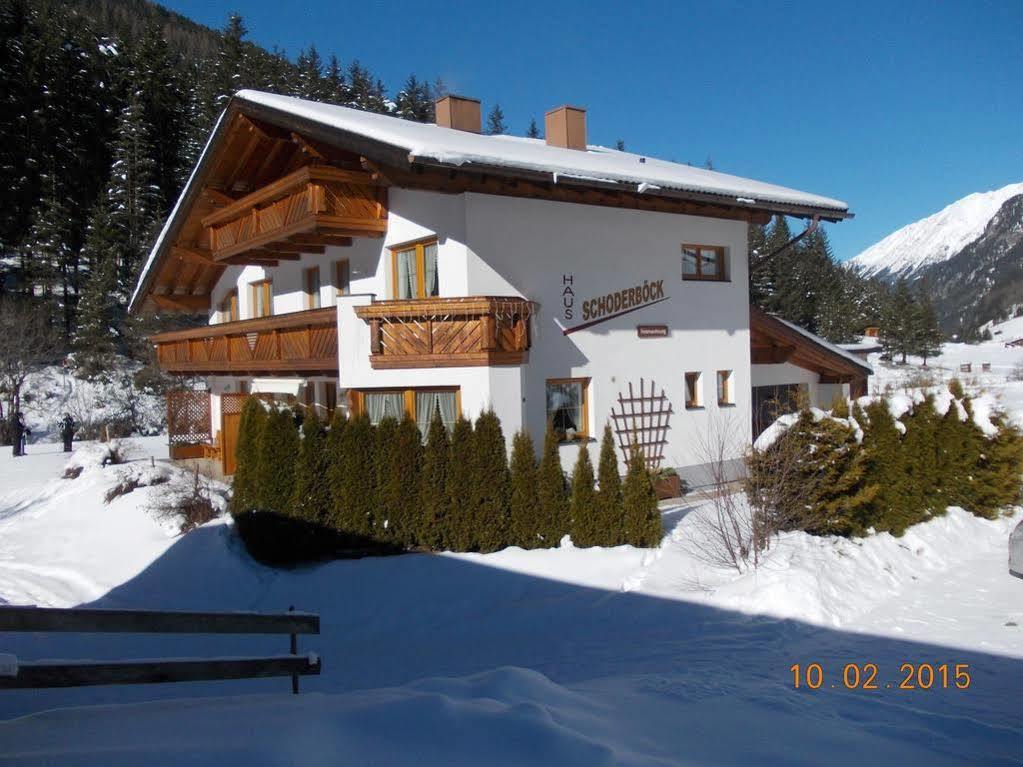 Haus Schoderbock Apartamento Sankt Leonhard im Pitztal Exterior foto
